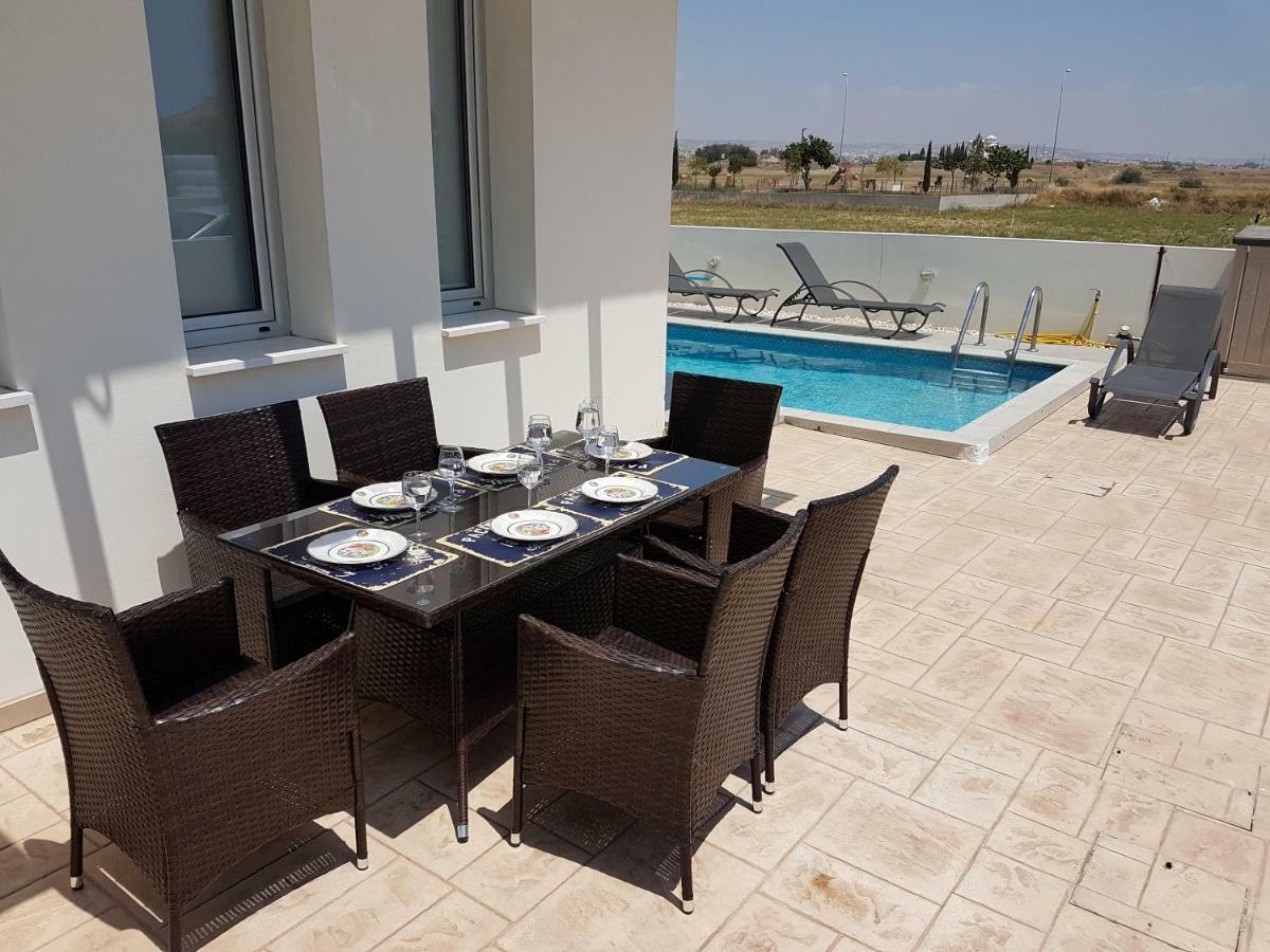 T&E Villa Larnaca Exterior foto
